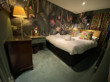 bedroom 4 with king bed