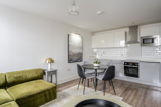 This sleek, contemporary kitchen combines high-end finishes with flawless functionality. Featuring premium appliances, elegant cabinetry, and a stunning island centerpiece, it’s the perfect space for cooking, entertaining, and enjoying everyday luxury.