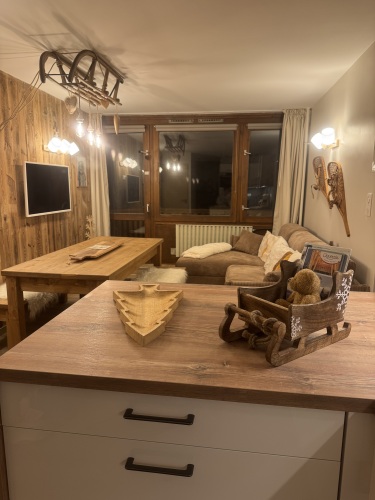 espace repas - vue depuis la cuisine