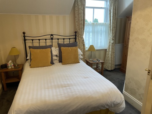 Double room-Ensuite with Shower - Breakfast Included