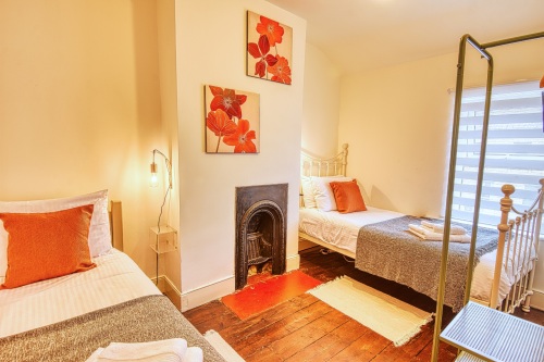 Twin Bedroom