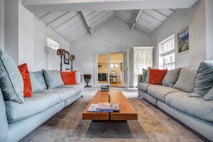 Living Room / Lounge