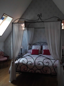 lit 160 cm chambre baldaquin