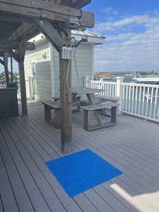 Rooftop shower station