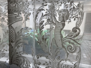 privacy curtain detail
