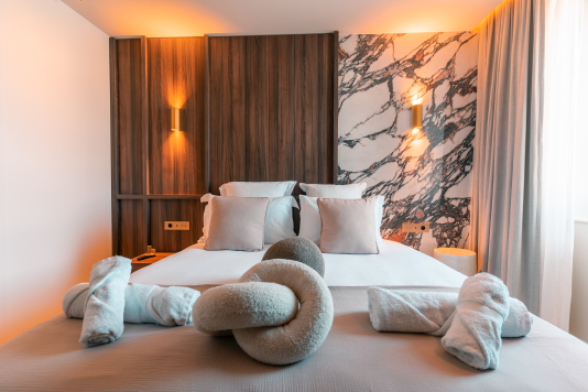 Chambre 1 avec douche et vue sur le Vieux Port 