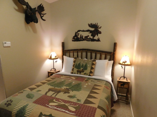  Room 04-Queen-Luxury-Ensuite with Bath-Garden View - Base Rate