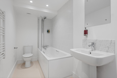 Main bathroom