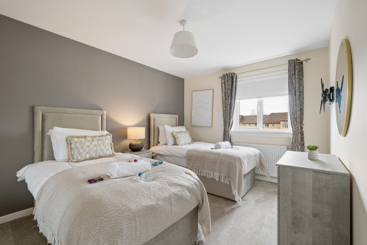 Twin bedroom