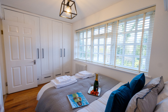 The cosy lower bedroom has a double bed with a quality semi-orthopaedic mattresses and premium linen for a restful night's sleep.