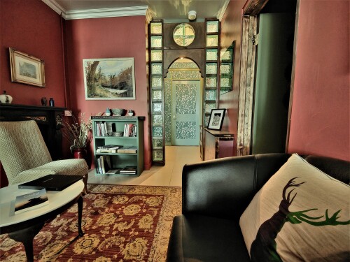 2 bedroom boutique art apartment