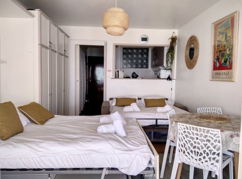 Double couchage dans le salon