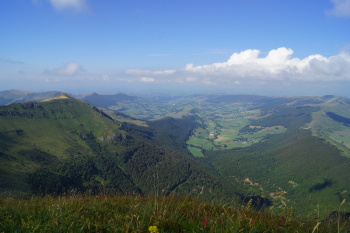 La vue des monts du Cantal