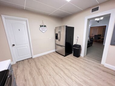 Very bright and clean kitchen to prep or reheat your meals.