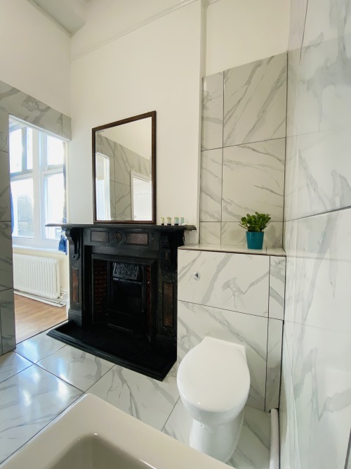 Suite-Executive-Ensuite with Shower-City View-Executive Suite - Room only Non Refundable
