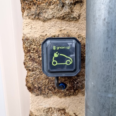 Prise spécialisée voiture électrique pour recharge 