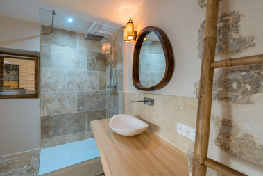 La chambre dorée et son joli miroir