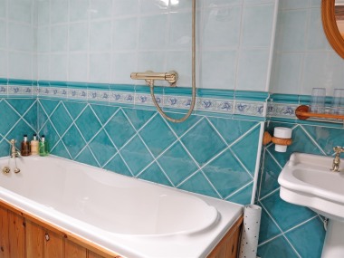 Bathroom Superior Room 6