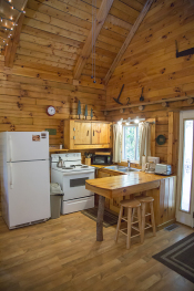 Journey Ridge Cabins - Woodridge Cabin - Woodridge Kitchen