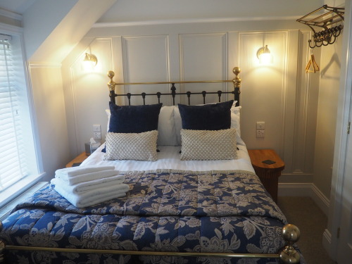 South View Guest House - Shoreline - Standard double en-suite bedroom
