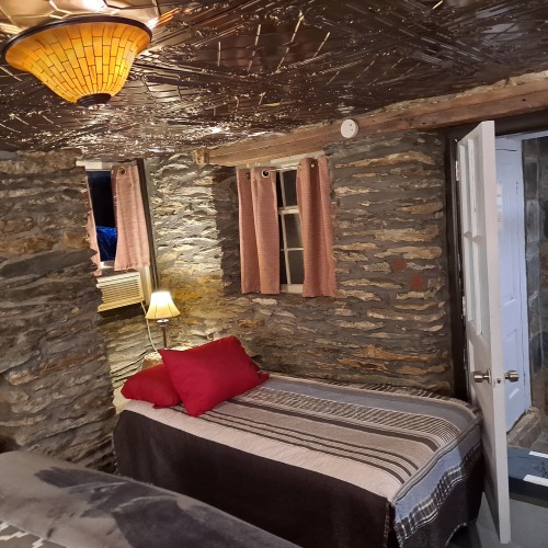 1820 Suite