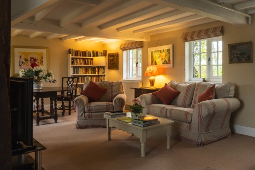 Guests are welcome to use the large downstairs lounge with wide screen tv which is for the sole use of our visitors. Antique furniture, log fires in winter and beautiful gardens to enjoy in summer. Evening meals by arrangement.
