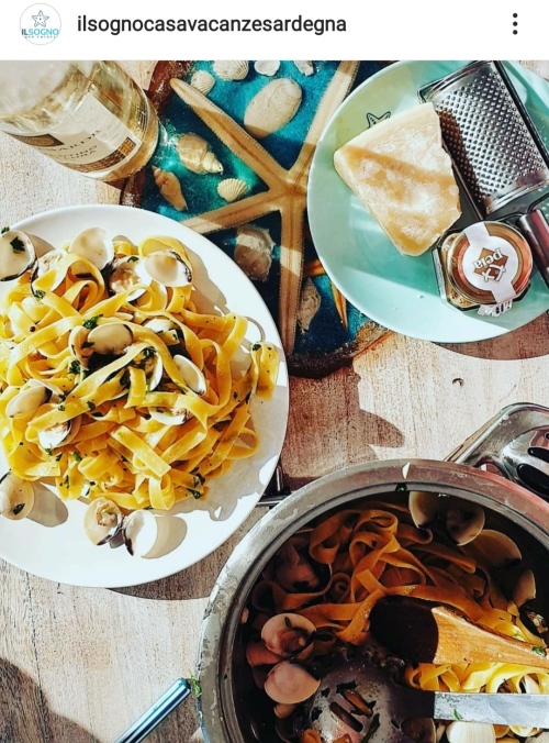 Delizie su tavolo artigianale