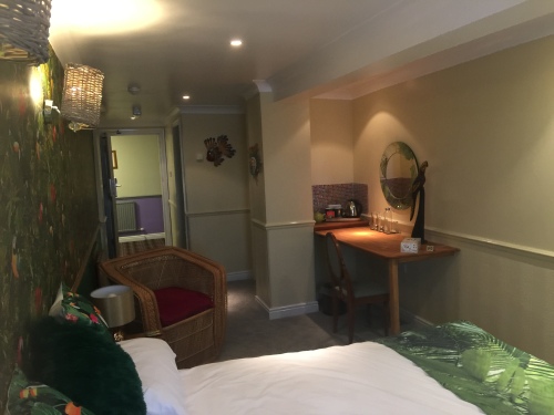 Double room-Premier-Ensuite with Shower-Tropical Nights