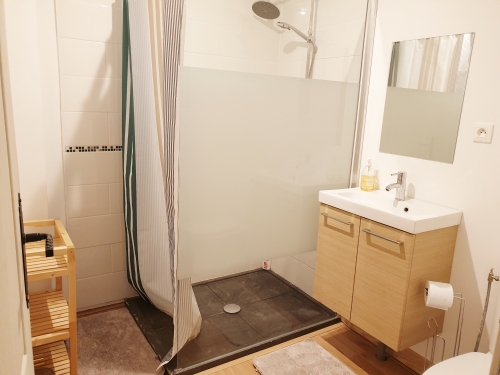 Salle de bain privative au rez de chaussée 