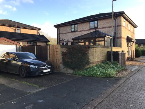 Free Private off-road parking and Free Street parking - TLC Stay Preston area home