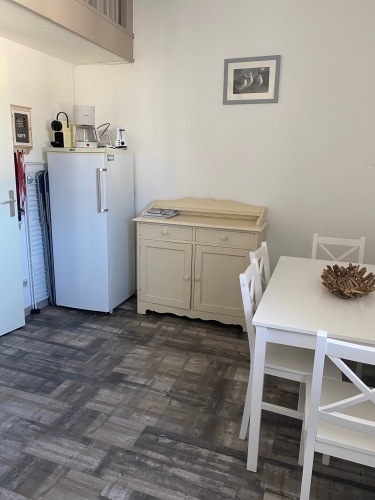 réfrigérateur et buffet