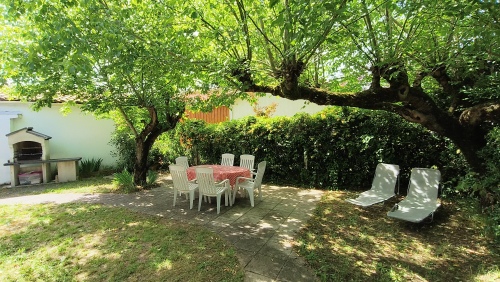 havre de paix pour des après midi à l'ombre des érables