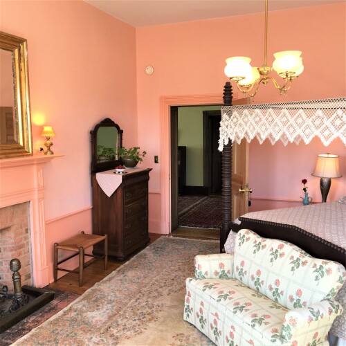 Bed-King-Private Bathroom-Garden View-Jacquelin Room - Base Rate