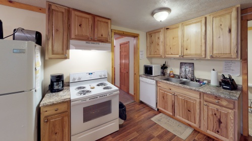 1st Choice Lodging - White Tail Cabin Fully equipped Kitchen