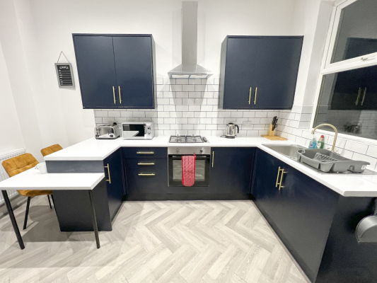 Kitchen - Breakfast Bar