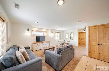 Suite 9 living room and dining room