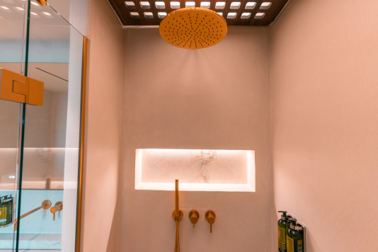 Chambre 1 avec douche et vue sur le Vieux Port