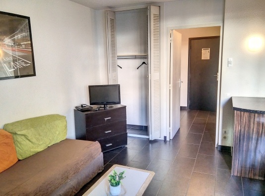 salon avec rangement