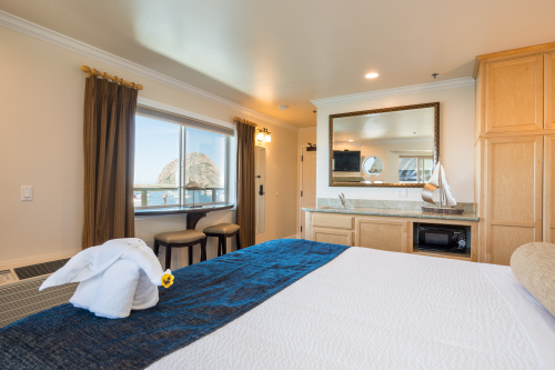 BAYVIEW Oceanfront-King-Private Bathroom-Panoramic-Ocean View - 1-4 Nights