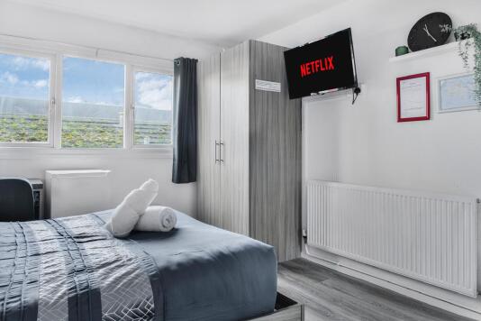 ROOM 1