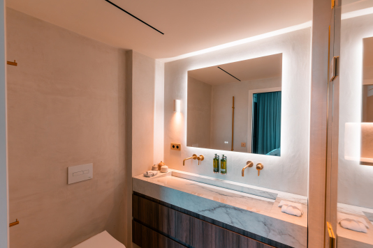 Chambre 1 avec douche et vue sur le Vieux Port