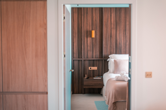 Chambre 1 avec douche et vue sur le Vieux Port