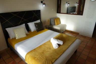 Chambre vue  avec pouf 