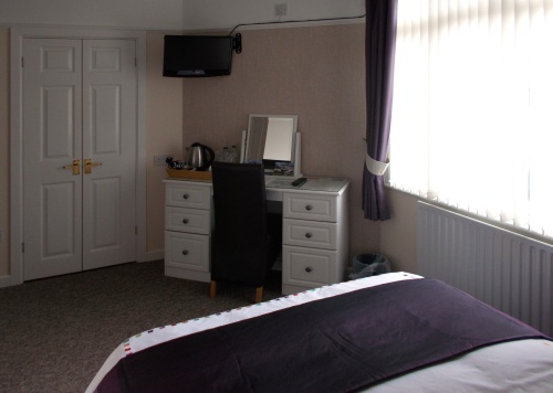 Biscovey with guest tray, and Freeview TV.