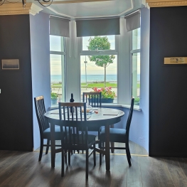 Comedor - Dining area with sea views