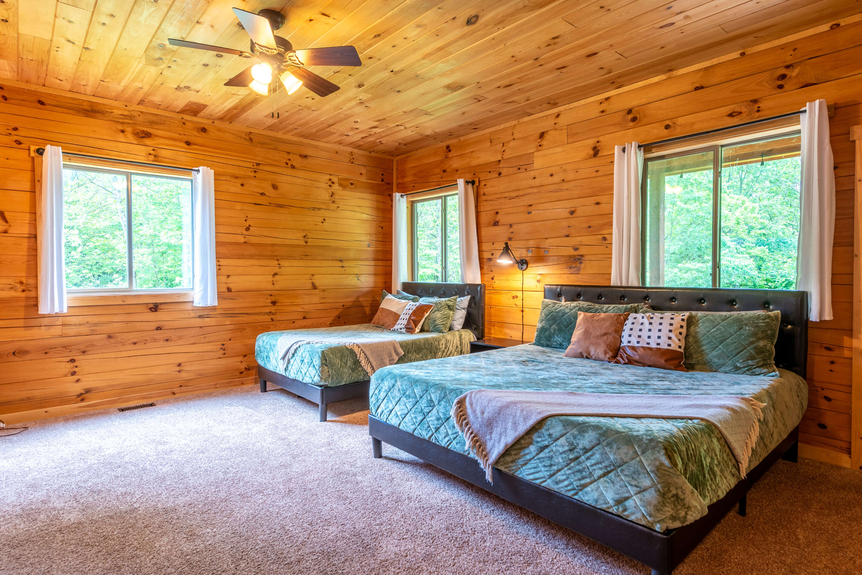 Majestic Lodge | Photo 30