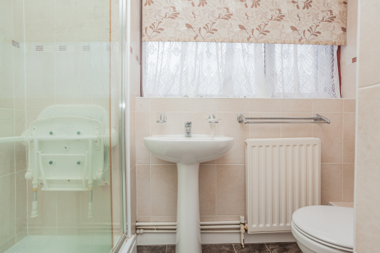 Shower room picture 1