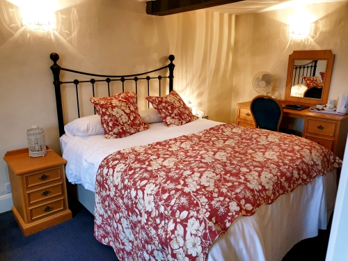 Double room-Deluxe-Ensuite-Courtyard view-Old Stables/Main House