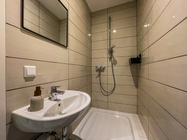 Gemeinsames Badezimmer Nr. 1