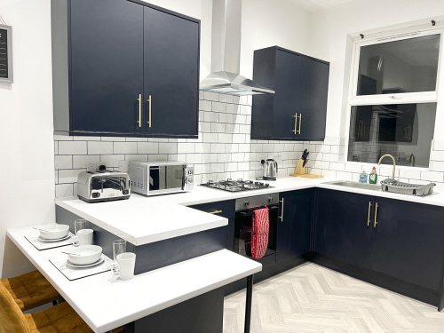 Kitchen - Breakfast Bar